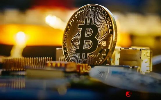 How Smart Contracts Are Transforming Traditional Finance Models